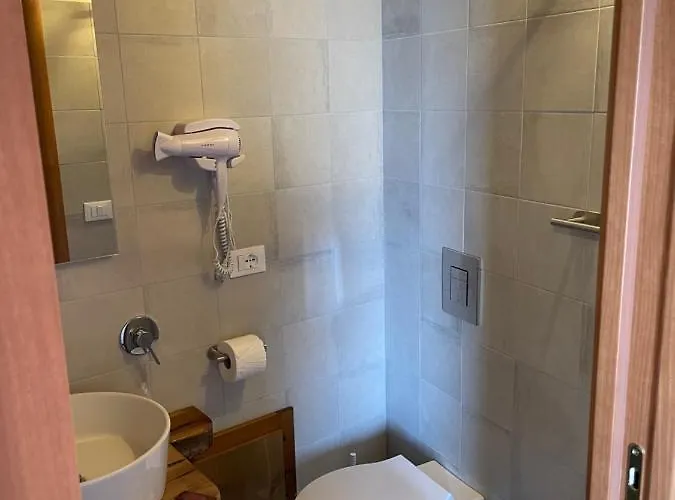 Residenza Matilde 3* פיומפרדו ברוציו